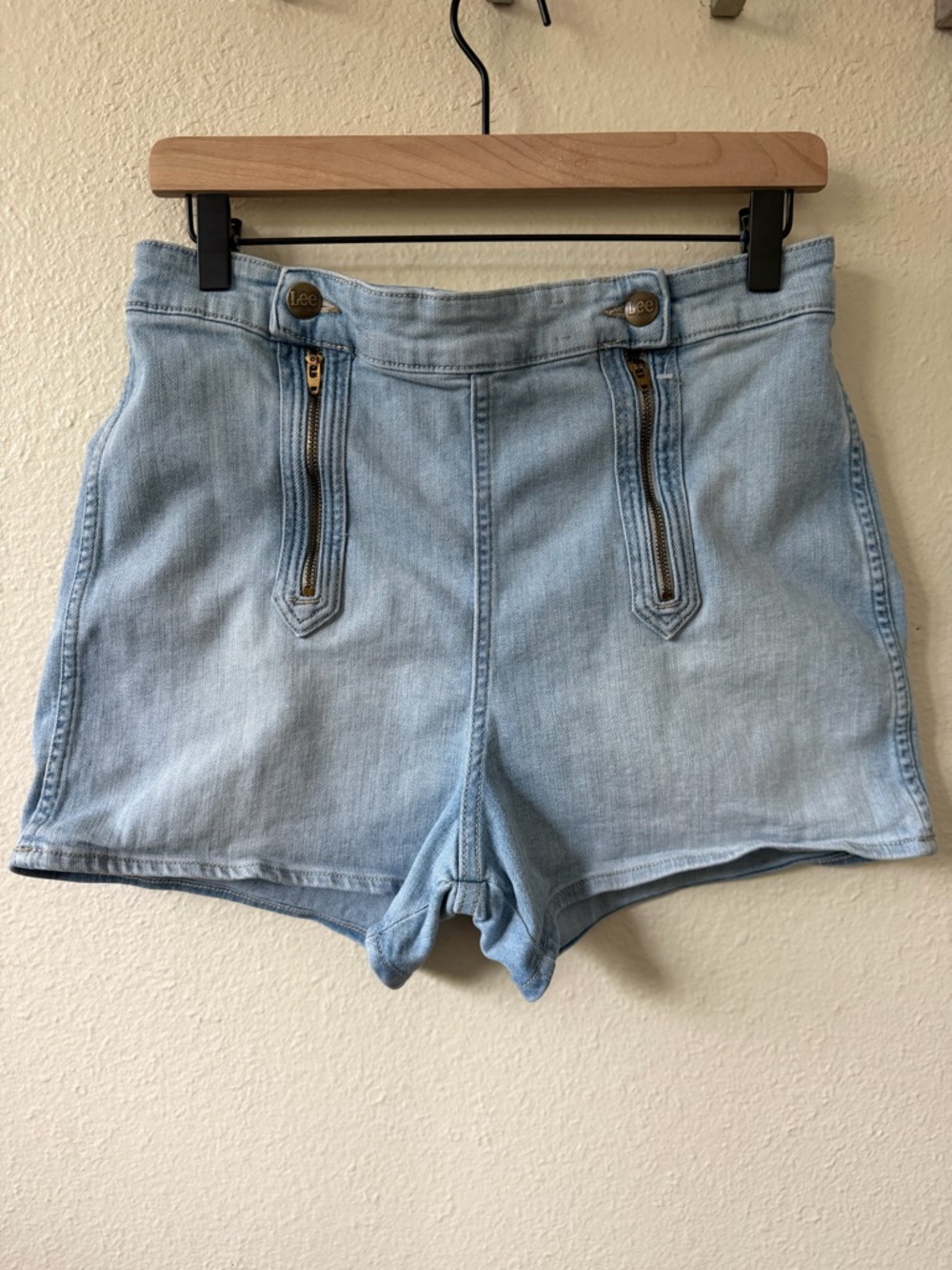 Lee Y2K High Rise Denim Shorts Zip Pocket Light Wash Mom Shorts Size 10